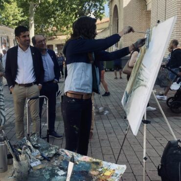 Nuestros concejales José González y Camilo Abietar así como la concejala Juani ...