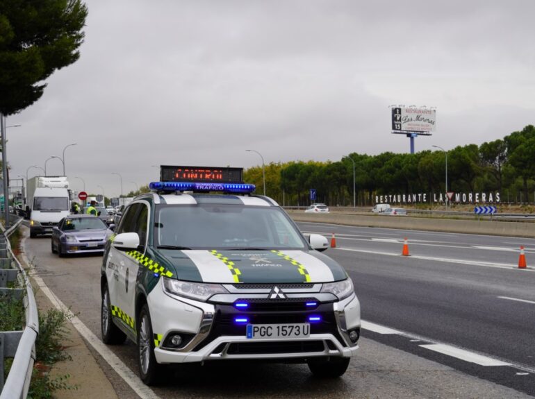 Tráfico recuerda que mantener el coche a punto te puede salvar la vida
						
								Fecha actualización: 10 octubre 2022
						La DGT llevará a cabo esta semana una campaña de vigilancia y control del correcto mantenimiento del vehículo en la que se comprobarán neumáticos, alumbrado, ITV…La antigüedad del vehículo duplica el riesgo de fallecer o resultar herido grave en caso de accidente por lo que el mantenimiento adecuado de los elementos de seguridad es un aliado para combatir la siniestralidad.La DGT ha publicado una Instrucción para gestionar la destrucción y descontaminación de los más de 20.000 vehículos que se presumen actualmente abandonados por sus titulares en recintos privados y aparcamientos públicos.
						
								
									
									Accidentes
									    Campaña
									    Ciudades Seguras
									    Contaminación y emisiones
									    denuncias
									    Mantenimiento
									    Neumaticos
									    Riesgo
									    Sistema de seguridad pasiva
									    sistemas-de-frenado
									    vigilancia
									    
							
						
			
				
					 
						 
							X
						
					
					
						 
						Facebook
						
						
					
					
						 
							Mail
						
					
					
						 
							Copiar URL
	
					
					
						 
							Mostrar QR
						
					
				
			
			
				
					
						 Ampliar letra