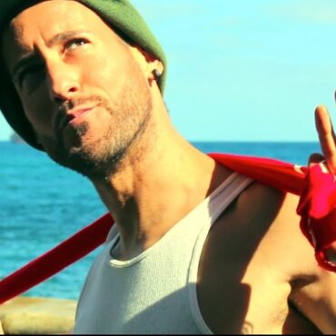 Miguel Chinchilla - Vistiendo Santos (Videoclip Oficial) Con "Las Negris"