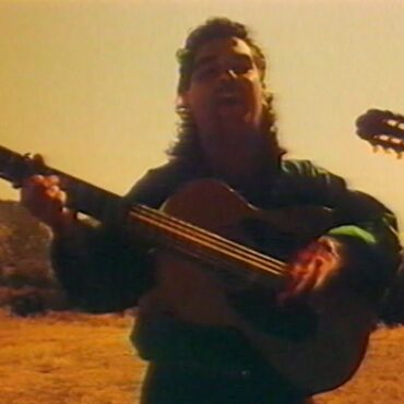 Gipsy Kings - Bamboléo (Official Video)