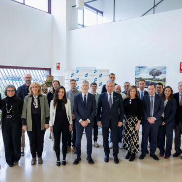 Grande-Marlaska destaca el cumplimiento de los límites de velocidad como un “elemento clave” para reducir los siniestros viales
						
								Fecha actualización: 22 enero 2025
						El ministro del Interior ha visitado este miércoles el Centro de Tratamiento de Denuncias Automatizadas de la Dirección General de Tráfico, ubicado en la localidad de Santovenia de la Valdoncina, en León.
La velocidad inadecuada es la causa del 21 por ciento de los siniestros mortales y está detrás de las salidas de la vía, que representan el 42 por ciento de los siniestros con víctimas en las carreteras españolas.
						
								
									
									Actualidad institucional
									    Multas
									    Sanciones
									    Seguridad Vial
									    denuncias
									    Velocidad
									    
							
						
			
				
					 
						 
							X
						
					
					
						 
						Facebook
						
						
					
					
						 
							Mail
						
					
					
						 
							Copiar URL
	
					
					
						 
							Mostrar QR
						
					
				
			
			
				
					
						 Ampliar letra