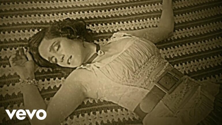 Julieta Venegas - Limon Y Sal (Video)