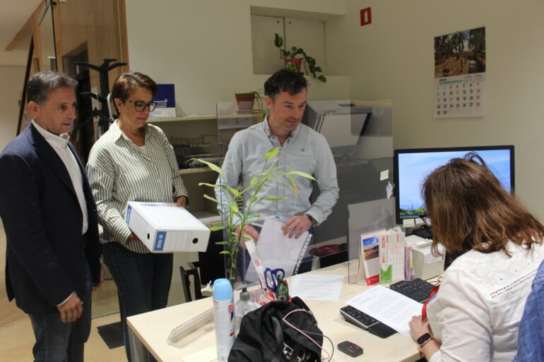 El Grupo Municipal del PP de La Roda, con su portavoz Eduardo Sánchez al frente,...