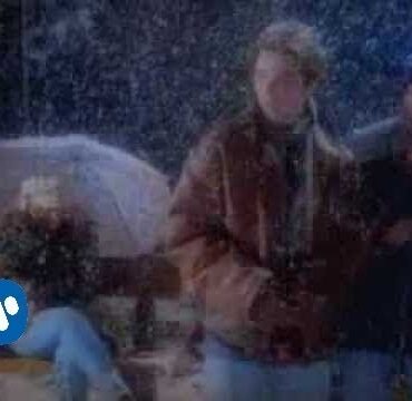 Laura Pausini - Amores Extranos (Official Video)