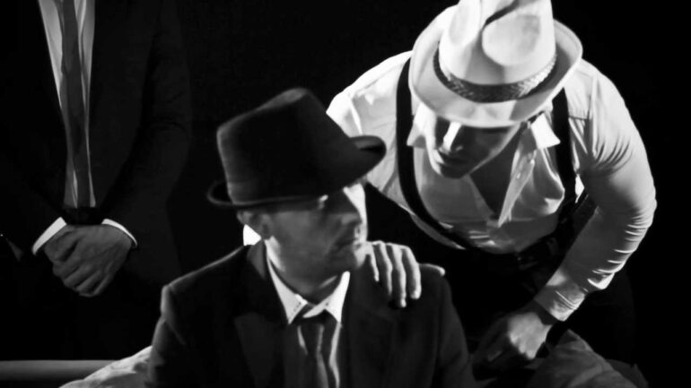 Los Rebujitos - Muero al oír tu voz (Videoclip Oficial)