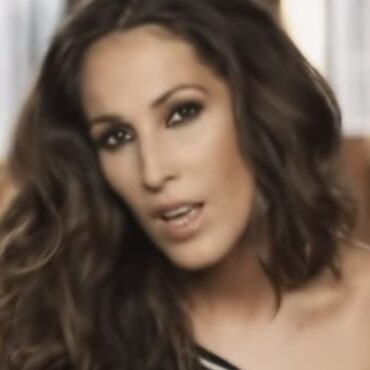 Malú - Blanco Y Negro (Videoclip)
