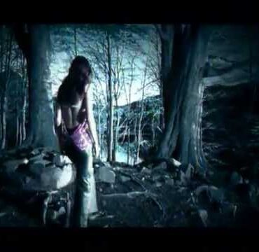 Malú - Sin ti todo anda mal - Video Oficial