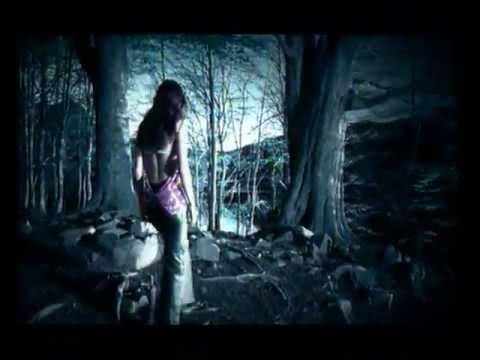 Malú - Sin ti todo anda mal - Video Oficial