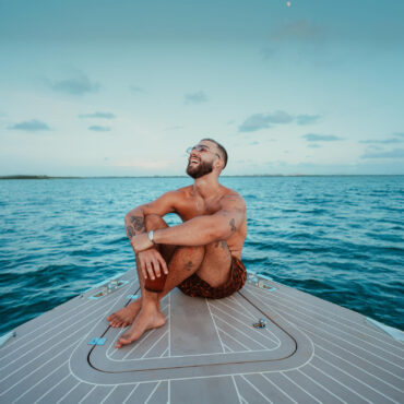 Mírame Ahora        
        
                                                                                                Manuel Turizo                    
        
            
                
                    
                                                                                    SONY MUSIC