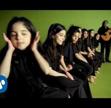 Manzanita - Dímelo Bajito (video)