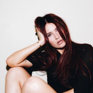 Mimi Webb lanza su segundo álbum