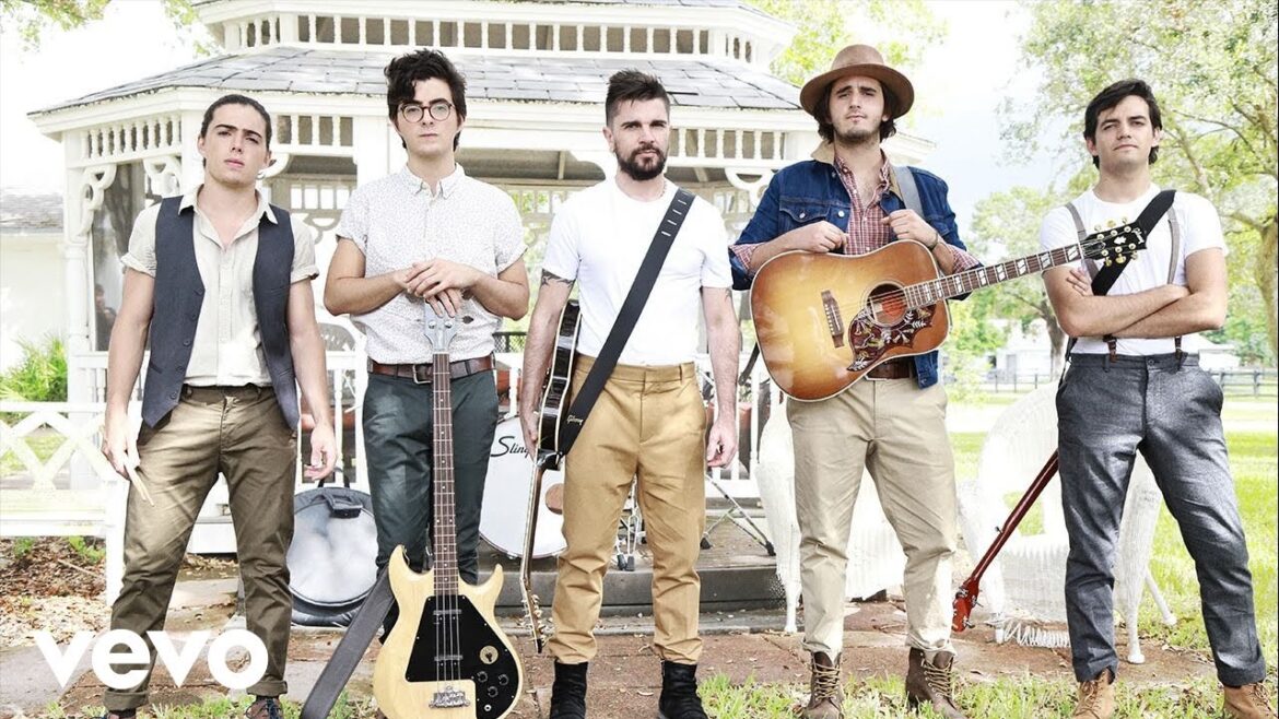 Morat, Juanes - Besos En Guerra (Video Oficial)