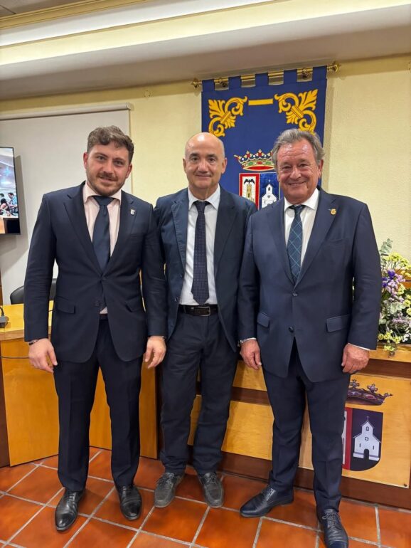 El senador del PP por Albacete Valentin Bueno Vargas y el diputado provincial Ju...