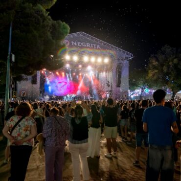 Anoche vivimos otra gran noche de música en la Carpa Viva y los Jardinillos 

G...