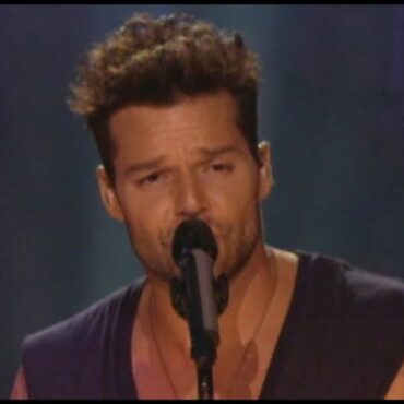 Ricky Martin - Tu Recuerdo (MTV Unplugged) ft. La Mari De Chambao, Tommy Torres