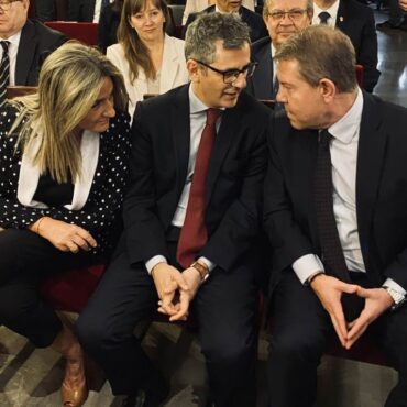 José González, portavoz del Grupo Municipal Socialista y las concejalas Maria J...