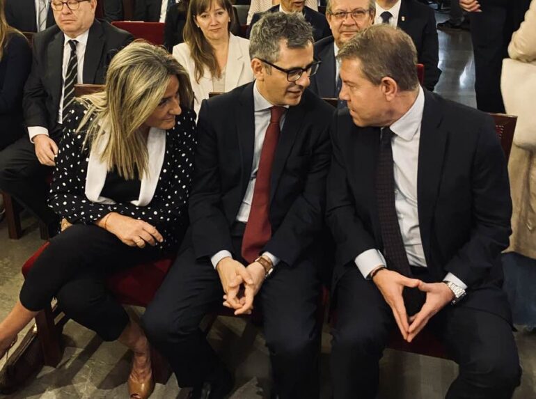 José González, portavoz del Grupo Municipal Socialista y las concejalas Maria J...