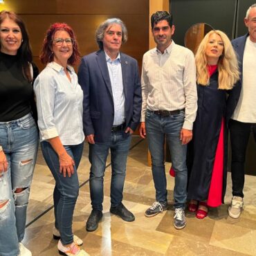 Broche de oro para la primera edición de los Premios de la Crítica de Poesía de ...