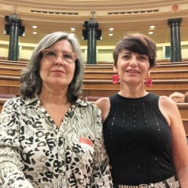 Nuestra concejala Ana Albaladejo Garcia acompañó a los vecinos y vecinas de Vere...