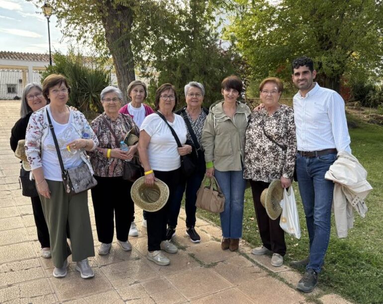 Nuestro portavoz en el grupo municipal José González y la concejala Ana Albalad...