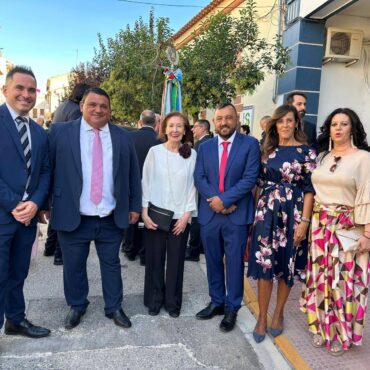 La diputada del PP-CLM María Gil Martínez, junto con el diputado provincial Pasc...