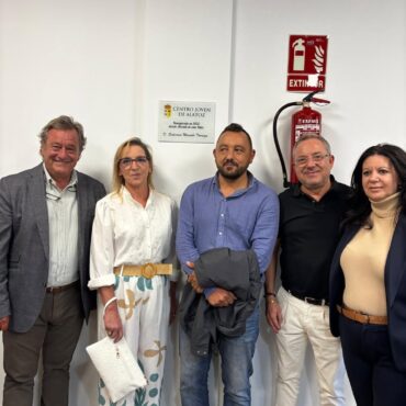 El diputado nacional Antonio Antonio Martínez Gómez, junto al diputado provincia...