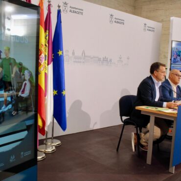 El Ayuntamiento y Cocemfe Albacete  lanzan una campaña para fomentar el respeto...