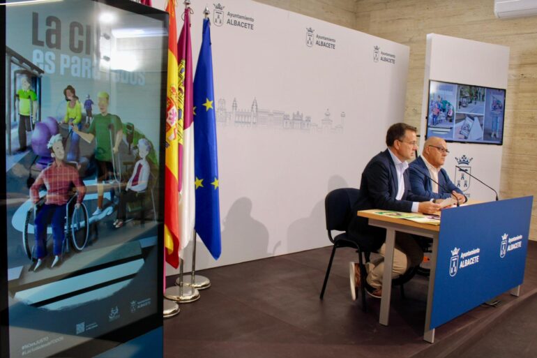 El Ayuntamiento y Cocemfe Albacete  lanzan una campaña para fomentar el respeto...