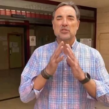 Piscina del Carlos Belmonte cerrada  y usuarios y usuarias trasladados, de un dí...