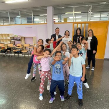 El concejal de educación, Pascual Molina, ha visitado el proyecto educativo-artí...