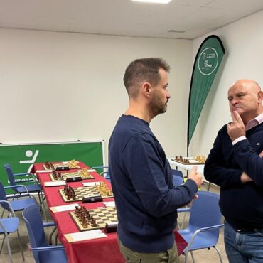 Villaescusa subraya el valor del deporte en el XI Open Internacional de Ajedrez...