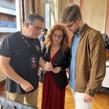 Nuestro portavoz José González Martínez, junto a Juani García Vitoria y Diego Ar...