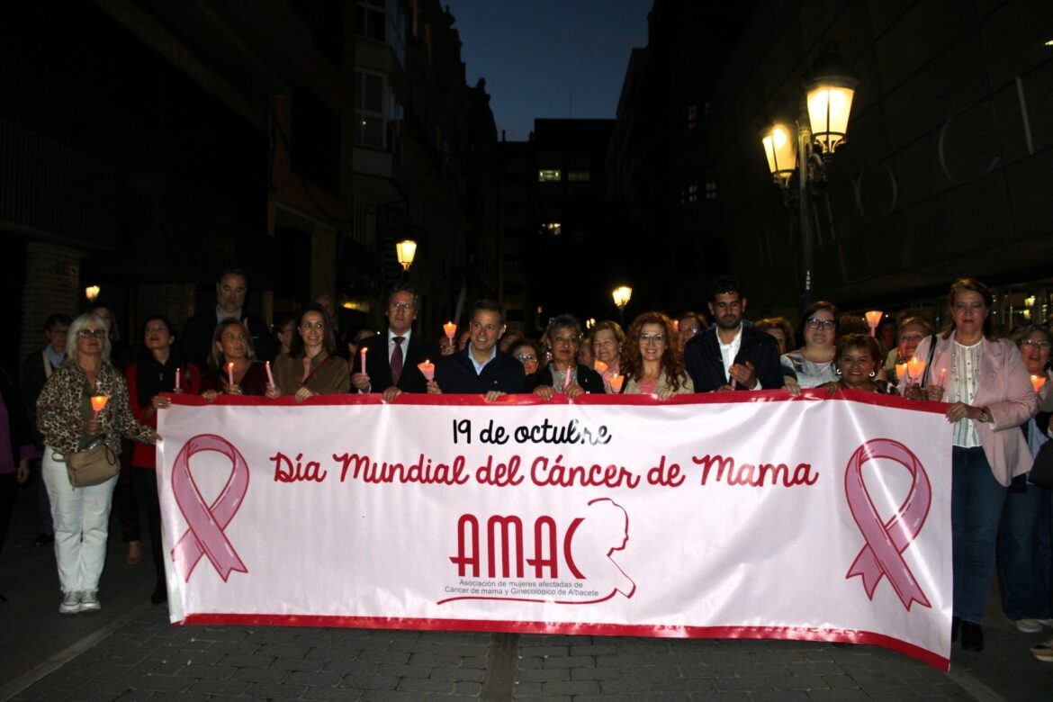 El Ayuntamiento de Albacete acompaña a Amac en la ‘Marcha Rosa’ por el Día Mund...