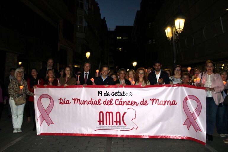 El Ayuntamiento de Albacete acompaña a Amac en la ‘Marcha Rosa’ por el Día Mund...