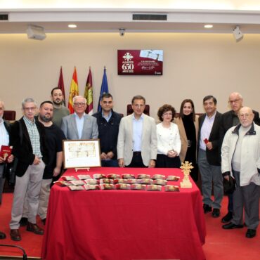 6⃣5⃣0⃣ años nos unen. El alcalde Manuel Serrano ha invitado...