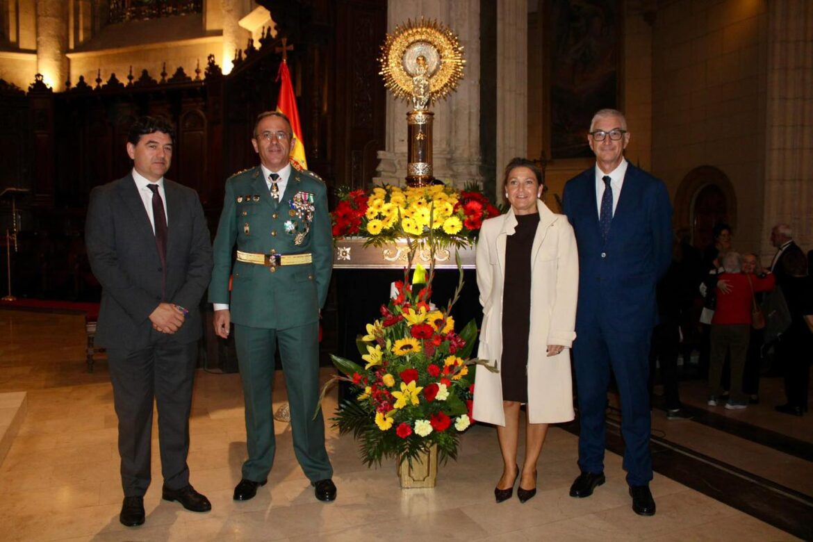 Albacete celebra el Día de la Virgen del Pilar y felicita a la Guardia Civil po...