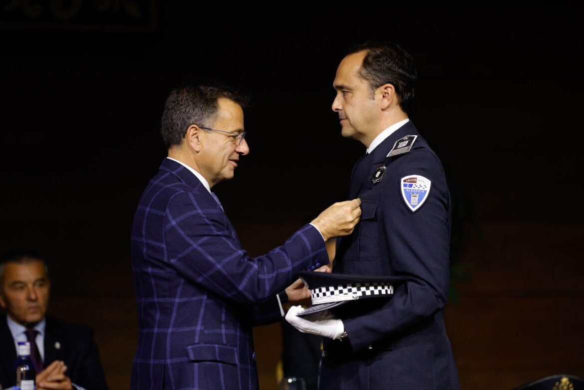 2 de octubre – Día de los Ángeles Custodios, patrón de la Policía Nacional

Hoy...