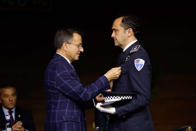2 de octubre – Día de los Ángeles Custodios, patrón de la Policía Nacional

Hoy...