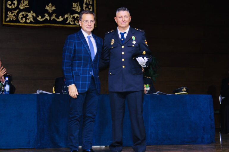 Albacete agradece a su Policía Nacional en el Día de los Ángeles Custodios

El ...