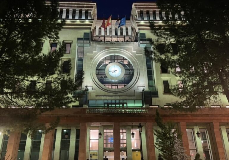 Esta noche con motivo de la conmemoración del Día Nacional de la Artritis, se ha...