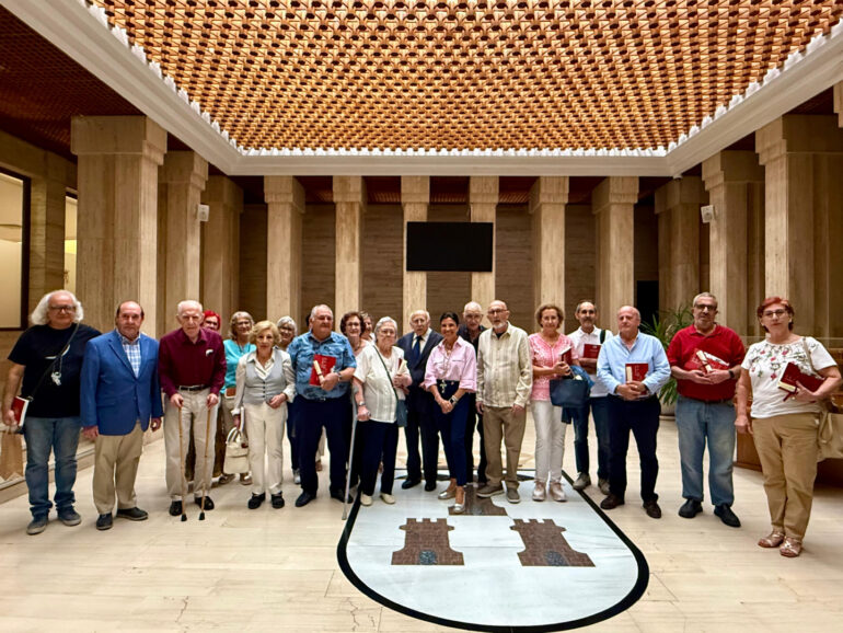 El Salón de Plenos acoge la gala del Concurso Literario para Mayores, que celeb...