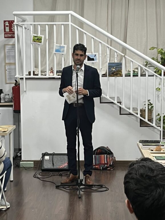 Hoy se ha presentado el séptimo número de este  fanzine que nace de la poesía d...