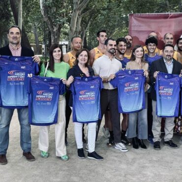Está tarde se ha presentado la vigésimo octava edición de la Media Maratón con ...