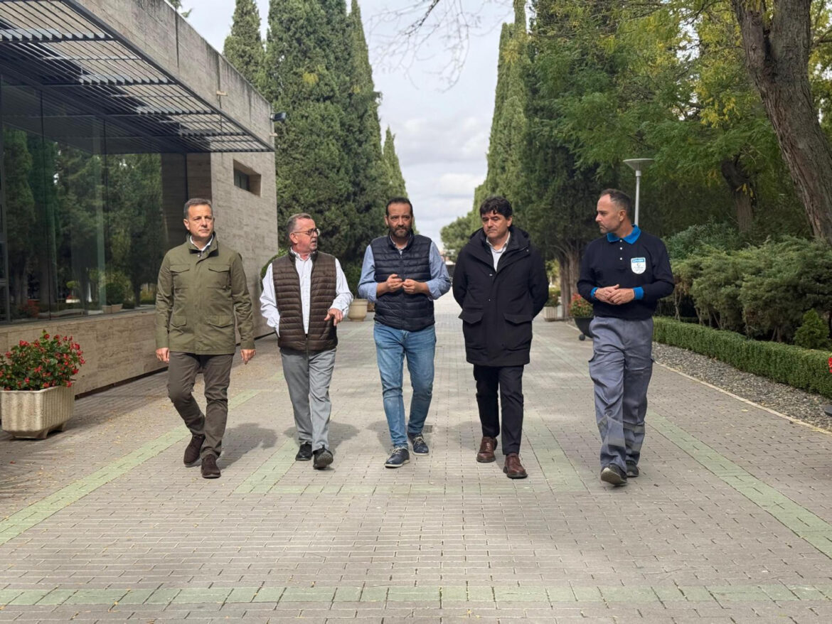 El Ayuntamiento de Albacete refuerza los servicios del Cementerio con motivo de...