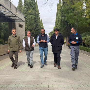 El Ayuntamiento de Albacete refuerza los servicios del Cementerio con motivo de...
