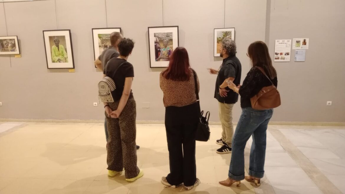 Bolaños de Calatrava acoge la exposición “Djarama: De Gambia a Senegal” del fotógrafo Millán Gómez - SURCO CLM, Diario digital