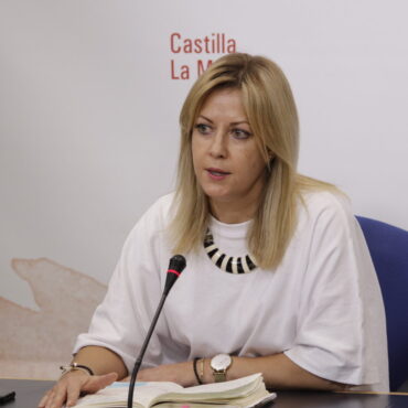 Abengózar ve “indecente e irresponsable” que PP que gobierna con Vox negando la violencia de género “salga a alarmar a las mujeres”