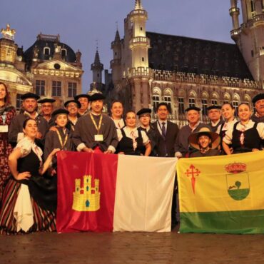 Ejecutivo regional lleva el folclore castellanomanchego a la Semana Europea de las Regiones con el grupo folclórico ‘Virgen de las Viñas’ de Tomelloso - SURCO CLM, Diario digital