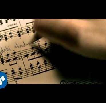 Camela - Nunca Debí Enamorarme [Official Music Video]