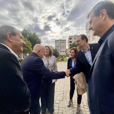 Hemos acompañado a la consejera de Economía, Empresas y Empleo, Patricia Franco ...